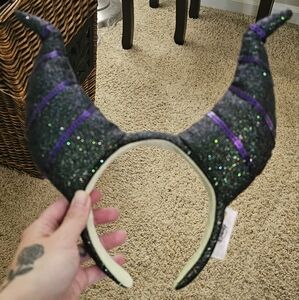 Disney Maleficent ears like new